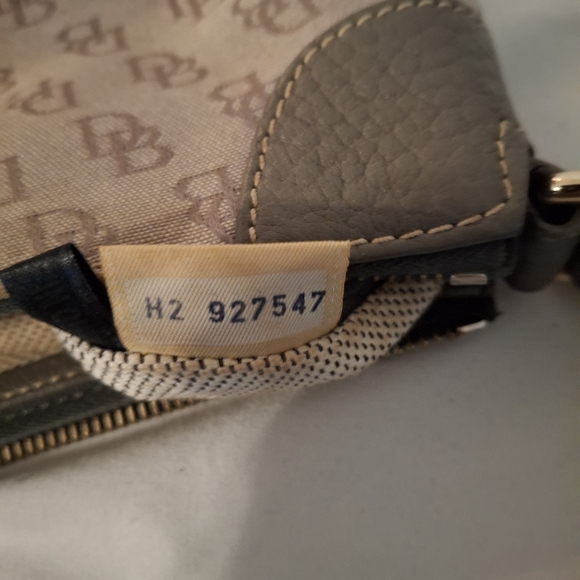 Vintage Dooney & Bourke Gray and Cream Small Women's Bag - Picture 10 of 14